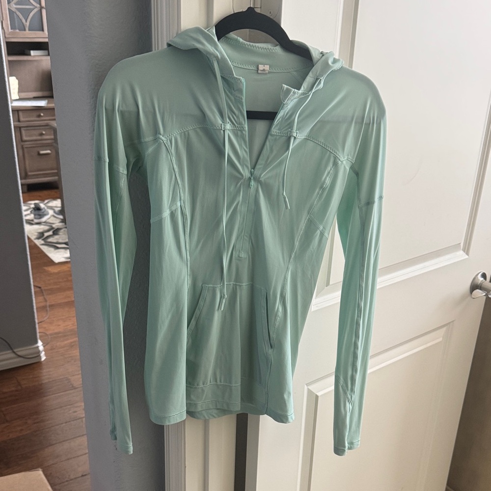 lululemon athletica Mint Green Lightweight Hooded Sun Shirt